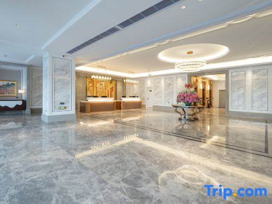 Цзиань: Vienna International Hotel (pingxiang Wugong Mountain Visitor Center)