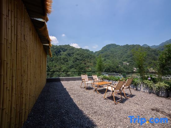 Вэньчуань: Qingcheng Mountain Shiguang·Xingsu Private Tang Homestay