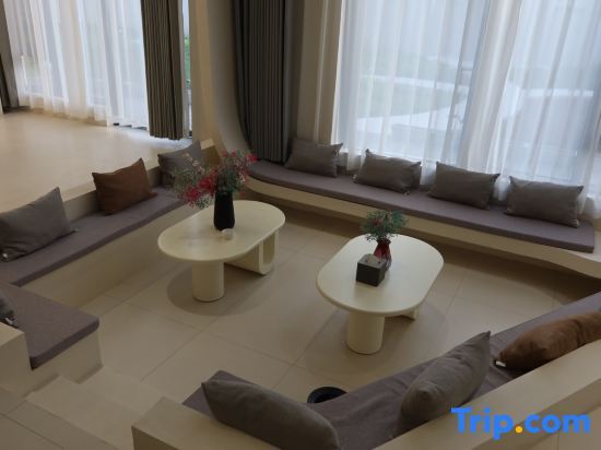 Текес: Zhaolan Light Luxury Vacation Homestay (Tekes Bagua City Store)