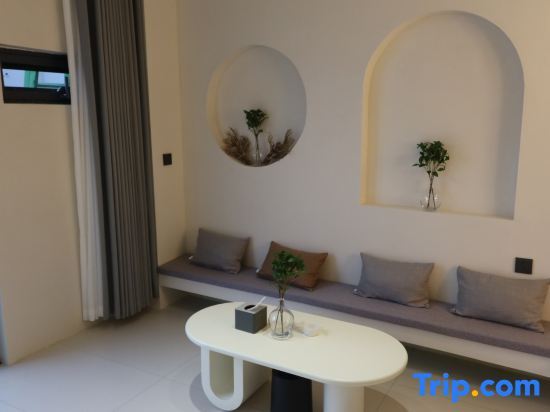Текес: Zhaolan Light Luxury Vacation Homestay (Tekes Bagua City Store)