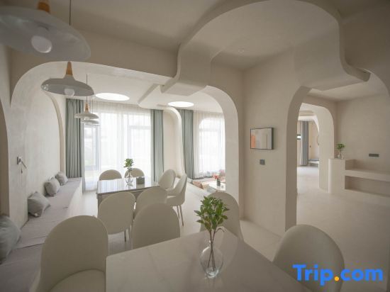 Текес: Zhaolan Light Luxury Vacation Homestay (Tekes Bagua City Store)