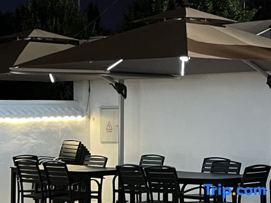 Текес: Zhaolan Light Luxury Vacation Homestay (Tekes Bagua City Store)