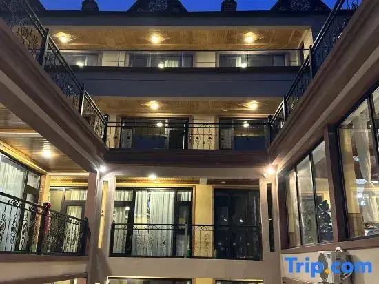 Кюнес: Narati Tingshan Youyuan Homestay (Nalati Scenic Area Store)