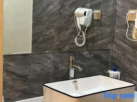 Кюнес: Narati Tingshan Youyuan Homestay (Nalati Scenic Area Store)