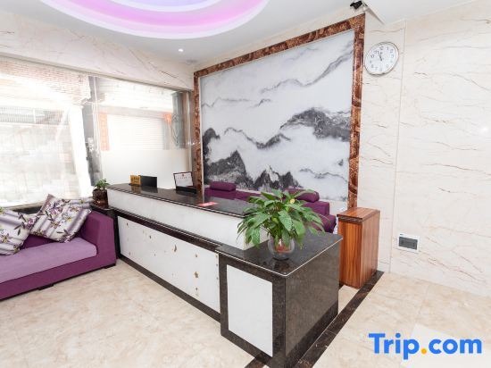 Маоминг: Huazhou Baiyun Apartment