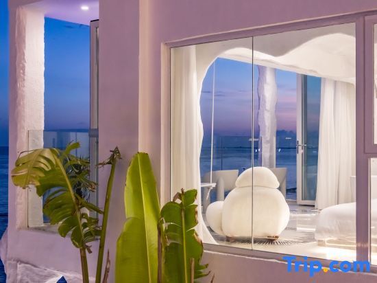 Санья: Sanya ZRS Nature Reading · Blue Cave Land Seaview Homestay
