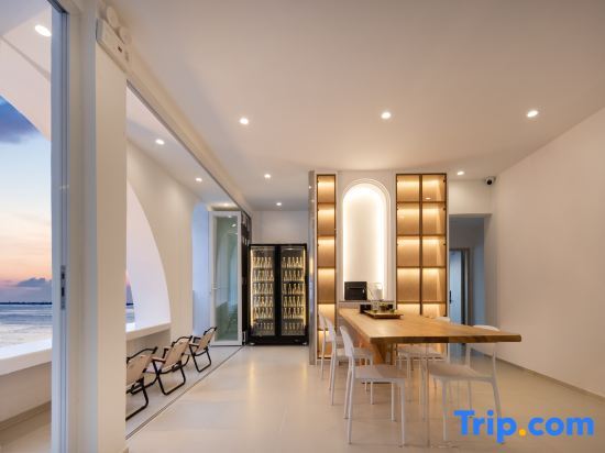 Санья: Sanya ZRS Nature Reading · Blue Cave Land Seaview Homestay