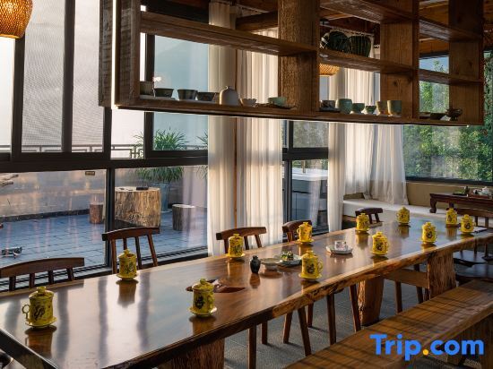 Фэньи: Maoxian Guigu Homestay