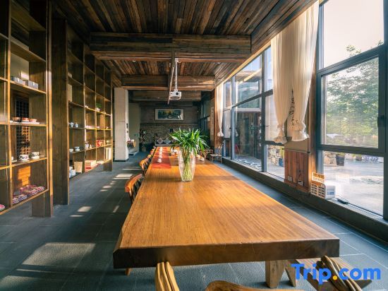 Фэньи: Maoxian Guigu Homestay