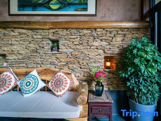 Фэньи: Maoxian Guigu Homestay