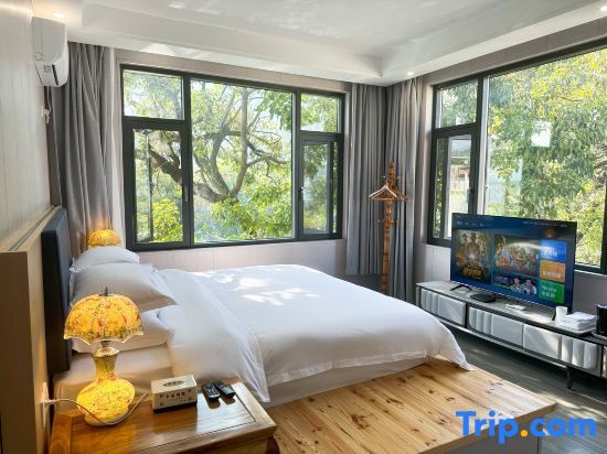 Яншо: Yangshuo Banxian Bieyuan Homestay (Yulonghe Bamboo Rafting Yulongqiao Wharf Branch)