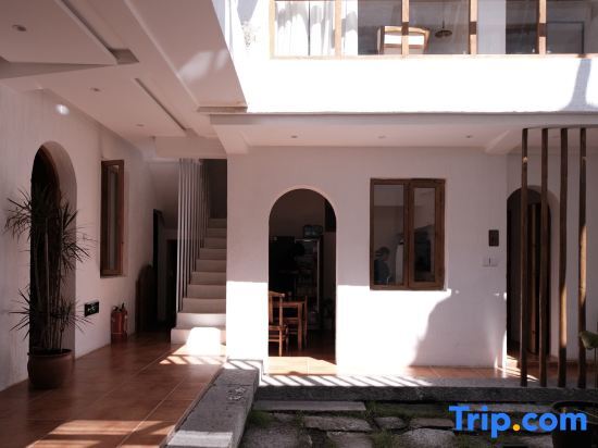 Дали: Yu coffee Studio Homestay