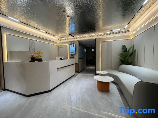 Шиянь: Zhushan Triumph Light Luxury Hotel