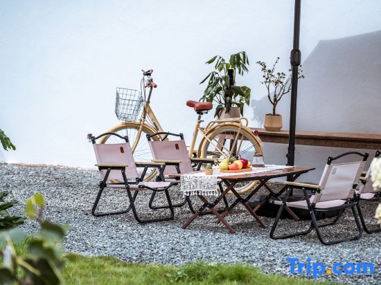 Дали: Dali Qiyeju Mountain Viewing Courtyard (Erhai Caicun Branch)