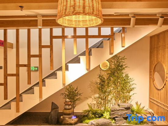 Наньчжао: Lushan Yueyue Liangshe Homestay