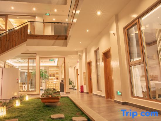 Наньчжао: Lushan Yueyue Liangshe Homestay