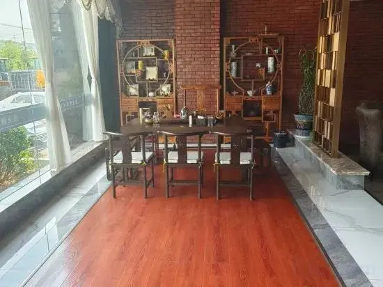 Люян: Yilongwan Leisure Club