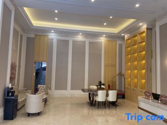 Хунго: Vienna Hotel (Panzhou Donghu Park)