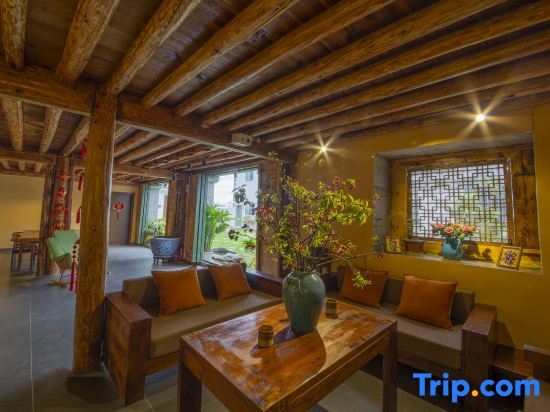Дали: DALI Cuihuajia·Tapan Qingfeng Linqi Yinluxury Treasure Courtyard
