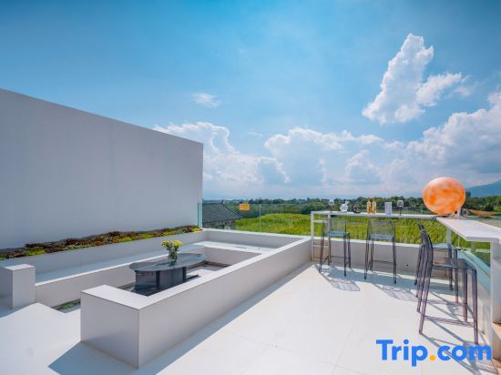Дали: Dali Jumo High-end Light Luxury Homestay (Gucheng Nanmen Branch)