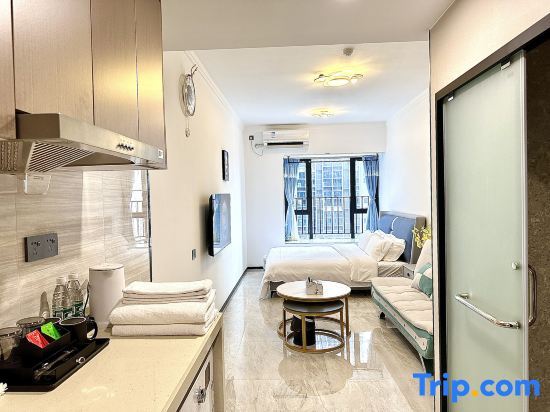 Фошань: Four Seasons International Hotel Apartment (Foshan Daliangmei Yueran Plaza)