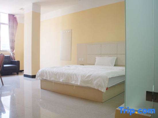 Гуанчжоу: Guangzhou Longquan Business Apartment (Huadu Shiling Branch)