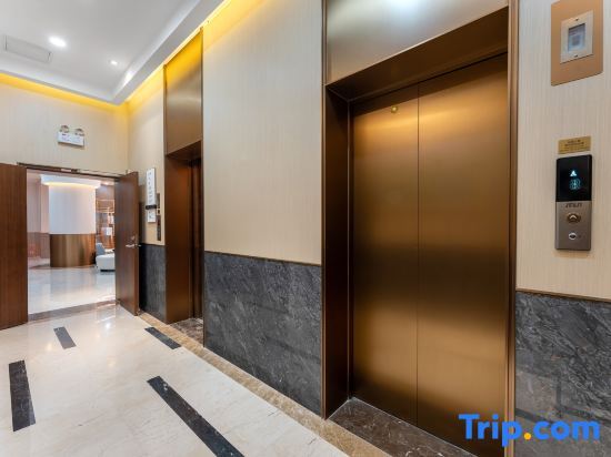 Шэньчжэнь: Zhongmin Meiju Hotel (Luohu railway station to West Village subway station)