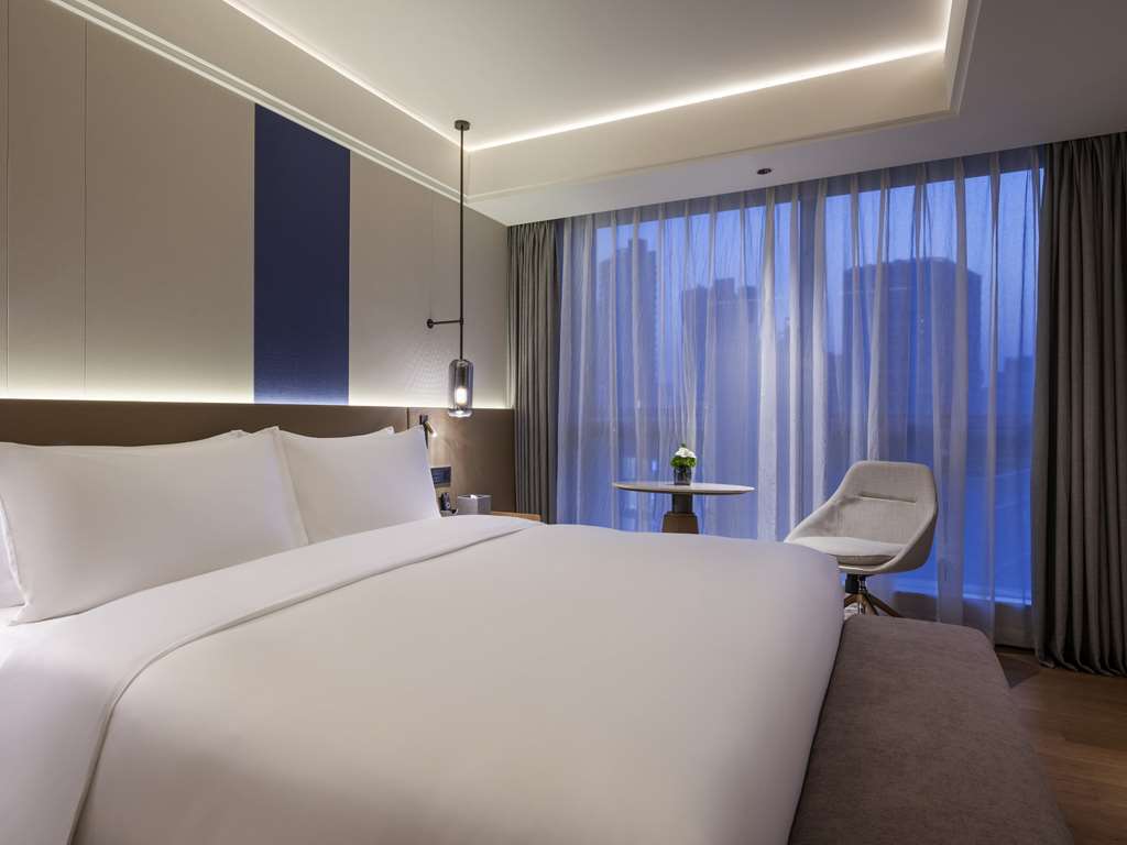 Шанхай: Novotel Shanghai Jingan
