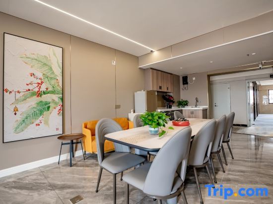 Дэхун: Ruili Chaodu International Jiahe Apartment