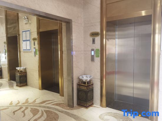 Дэхун: Ruili Chaodu International Jiahe Apartment