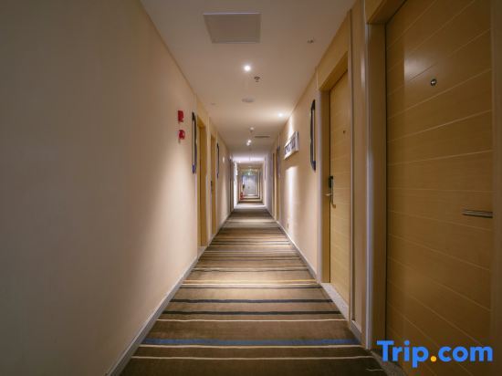 Куньмин: Convenient Hotel Kunming