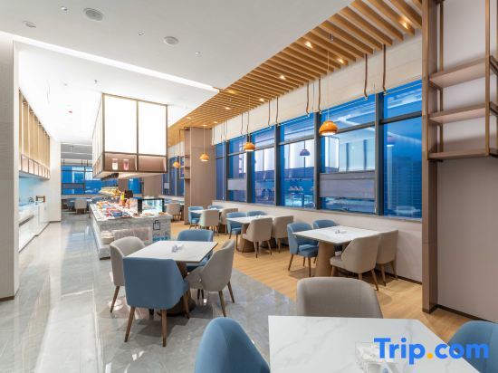 Бачжун: Holiday Inn Express Bazhong Center