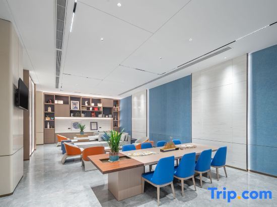 Бачжун: Holiday Inn Express Bazhong Center
