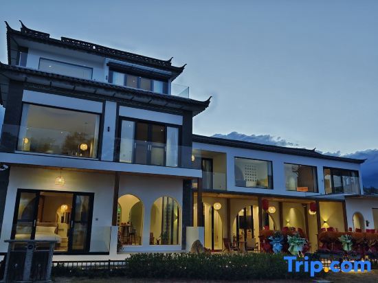 Дали: Wind and rain said sea view beauty villa