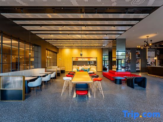Цзясинь: Ibis Hotel (Haiyan Economic Development Zone)