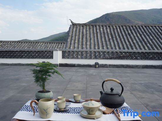 Дали: Qilian Yunshe，Shazhi Street, Jizushan  Town ， Binchuan County,Dali City
