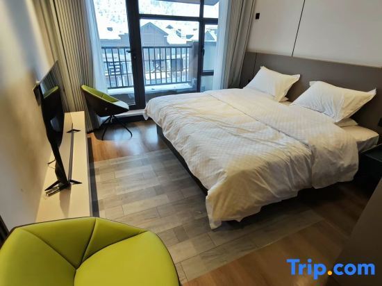 Алтай: F.Home Pengyou Mountain Residence (Jiangjunshan International Ski Resort)