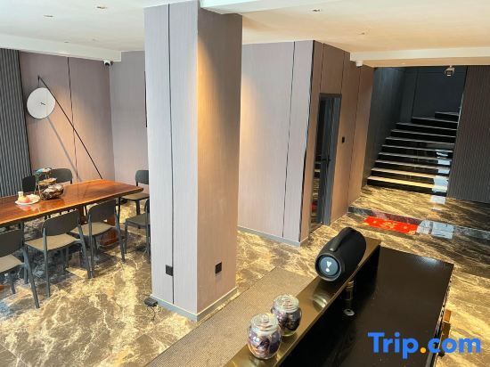 Алтай: F.Home Pengyou Mountain Residence (Jiangjunshan International Ski Resort)