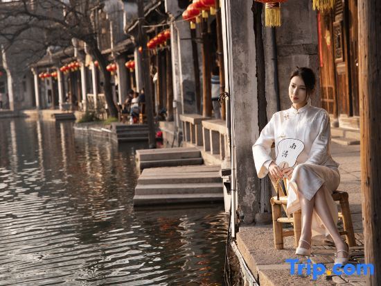 Хучжоу: Yibaijian Designer Homestay in Nanxun.