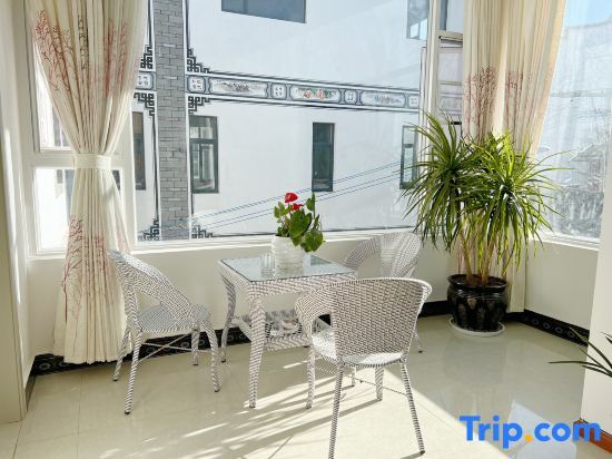 Дали: Shiyanyue Homestay