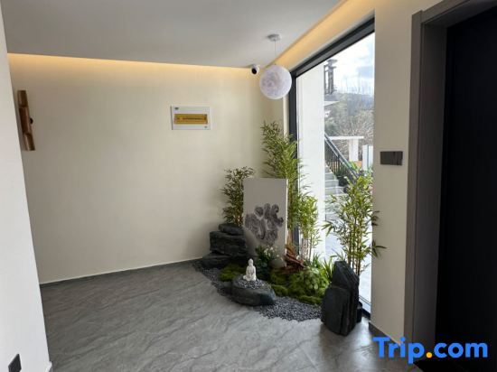 Чичжоу: Jiuhua Mountain Bamboo Mountain Homestay (Meat Body Palace)