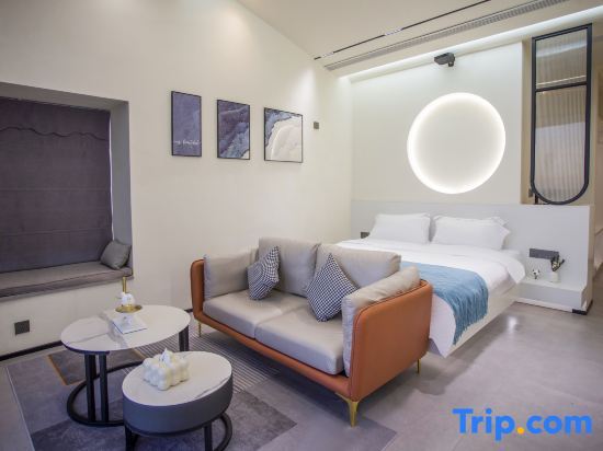 Санья: Sanya Panda's Powder House Sea View Beautiful Suites
