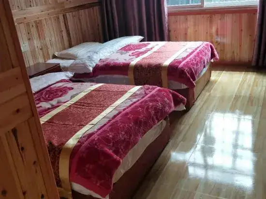 Мяньян: Ameijia Tibetan Farmhouse