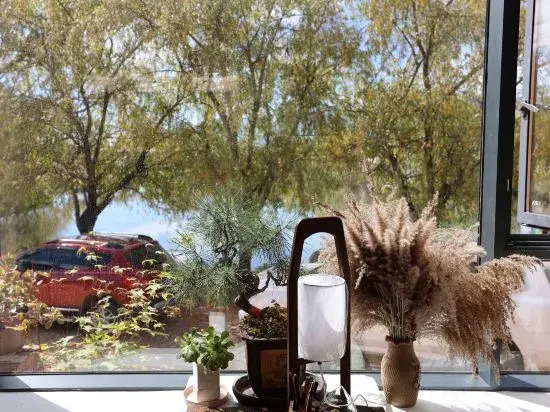 Дали: Shaxi Crescent Lake Homestay