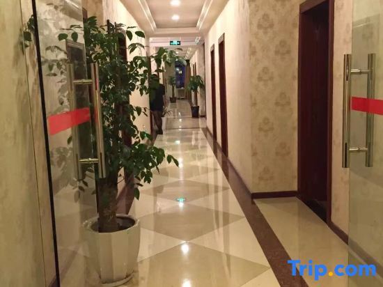 Чунцин: Chongqing Liangping Yuanchun Hotel