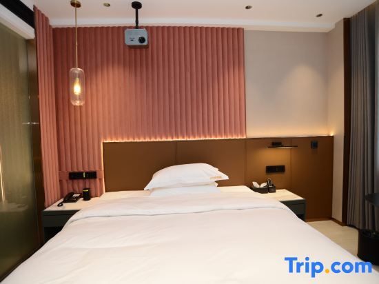 Хуайхуа: Carlton Movie Hotel