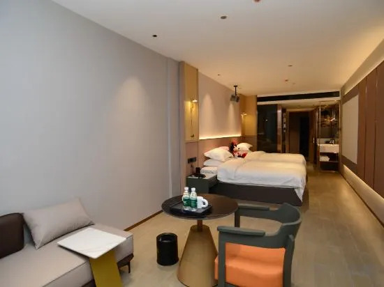 Хуайхуа: Carlton Movie Hotel