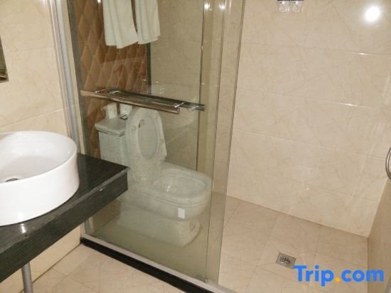 Иу: Dongyang Nuanyang Hotel