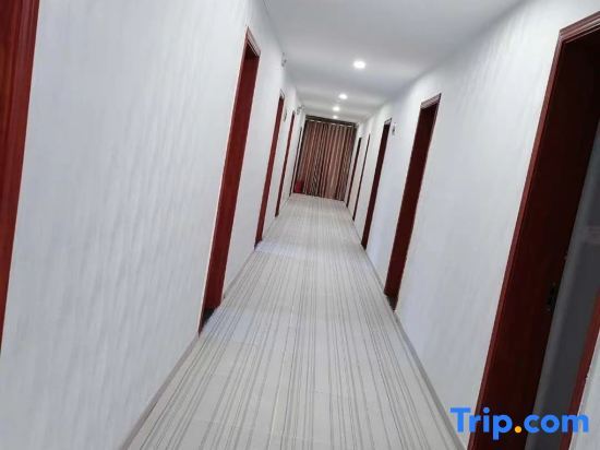 Чунцин: Youyang Yushun Business Hotel (Taohuayuan Branch of Chongqing Youyang)