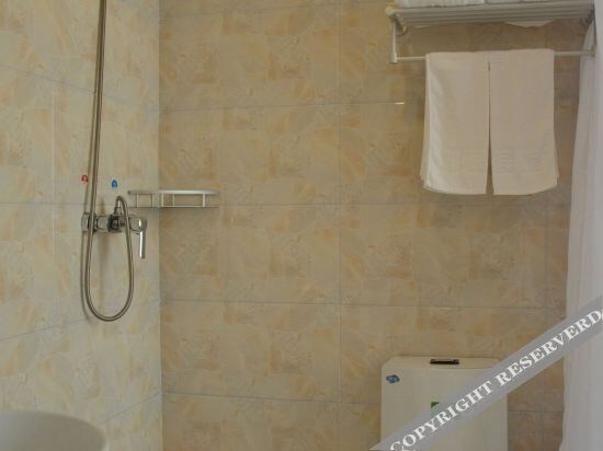 Далянь: Huaxuan Hotel (Dalian Qixin Street Branch)